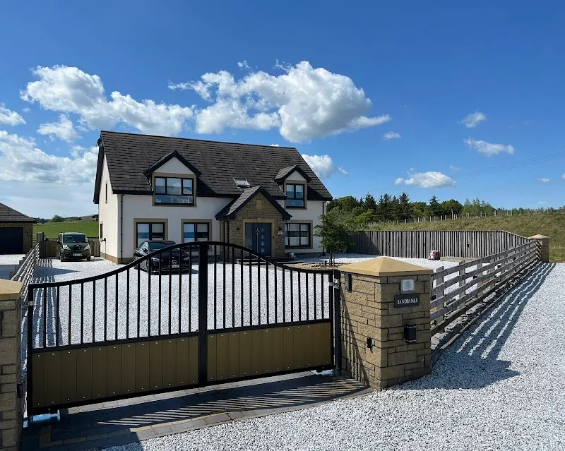 Paw Seasons Resort - Luxury Dog Day Care & Home Boarding Scotland