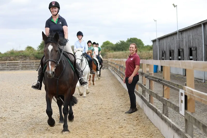 Field View Equestrian C.I.C.